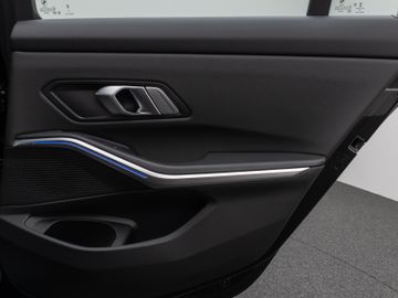 Fahrzeugabbildung BMW 320d xDr Tour Luxury Line AHK HiFI Laserlicht