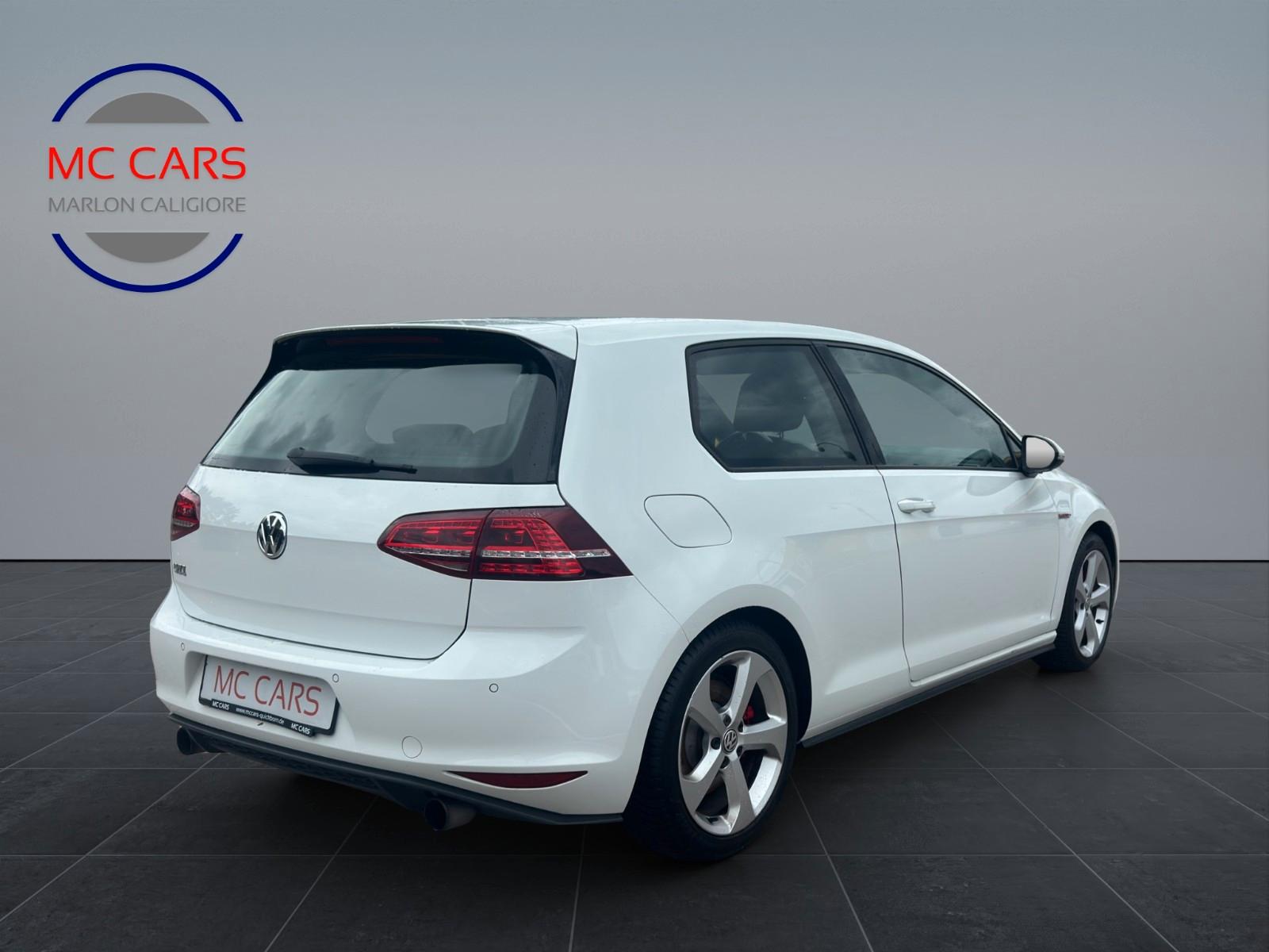 Volkswagen Golf 7 GTI 220 ch DSG • Sellerie tartan • Xénon • Radars AV/AR • Clim bizone