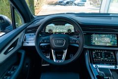 AUDI Q7 TDI / S LINE/ 22"/ ADVANCED/ PANO/ 7 SITZE AUDI Q7 TDI / S LINE/ 22"/ ADVANCED/ PANO/ 7 SITZE