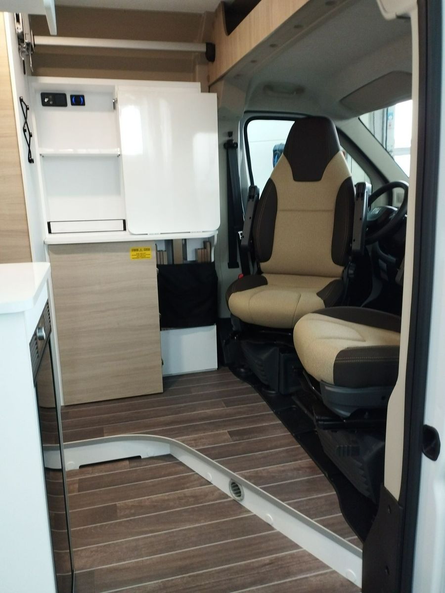 Fahrzeugabbildung Forster Youngster FV541Y Office Paket, 4KW Dieselheizung