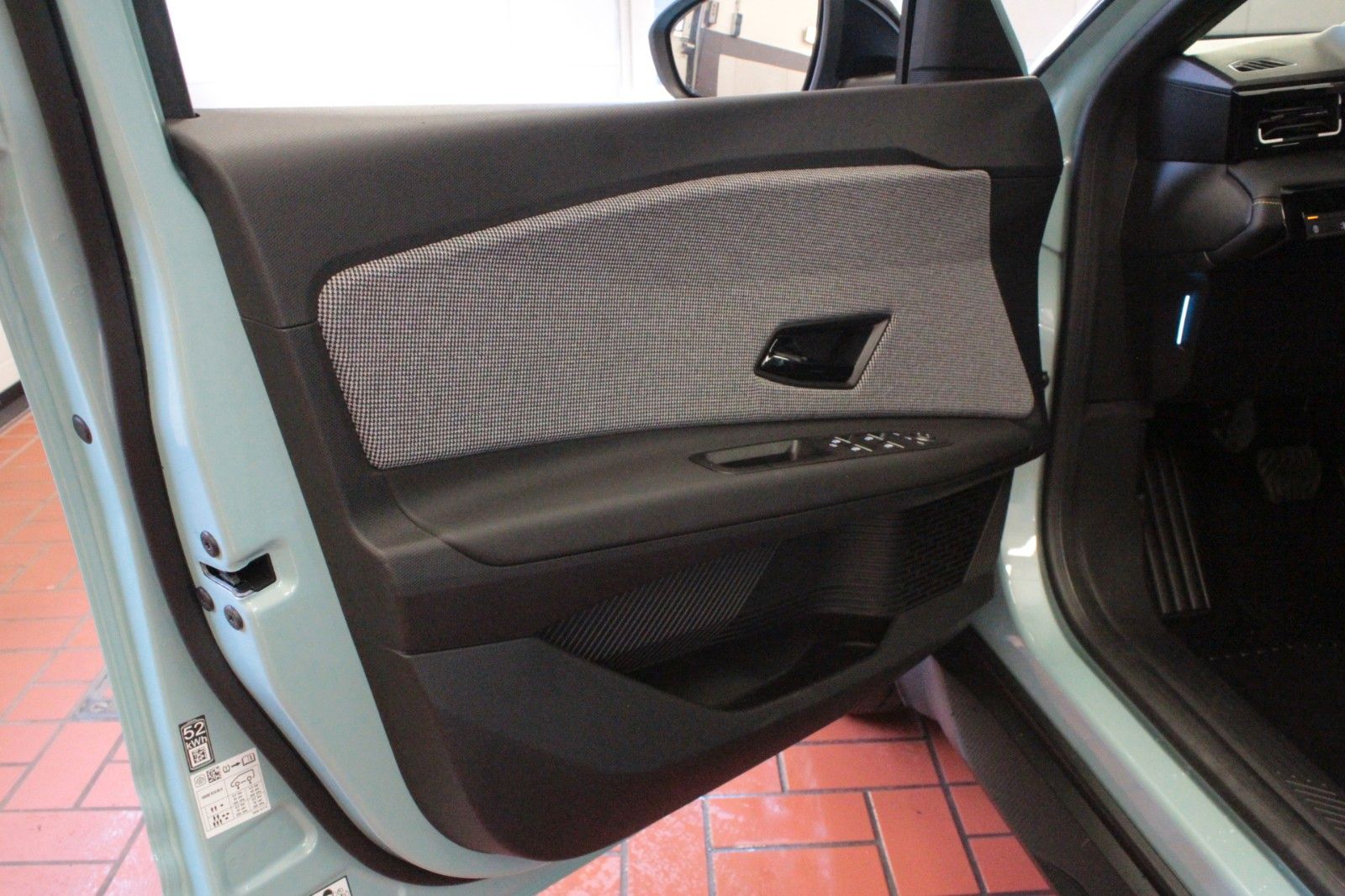 Fahrzeugabbildung Renault R 4 E-Tech 150 Comfort Range Iconic *Vollausst.*