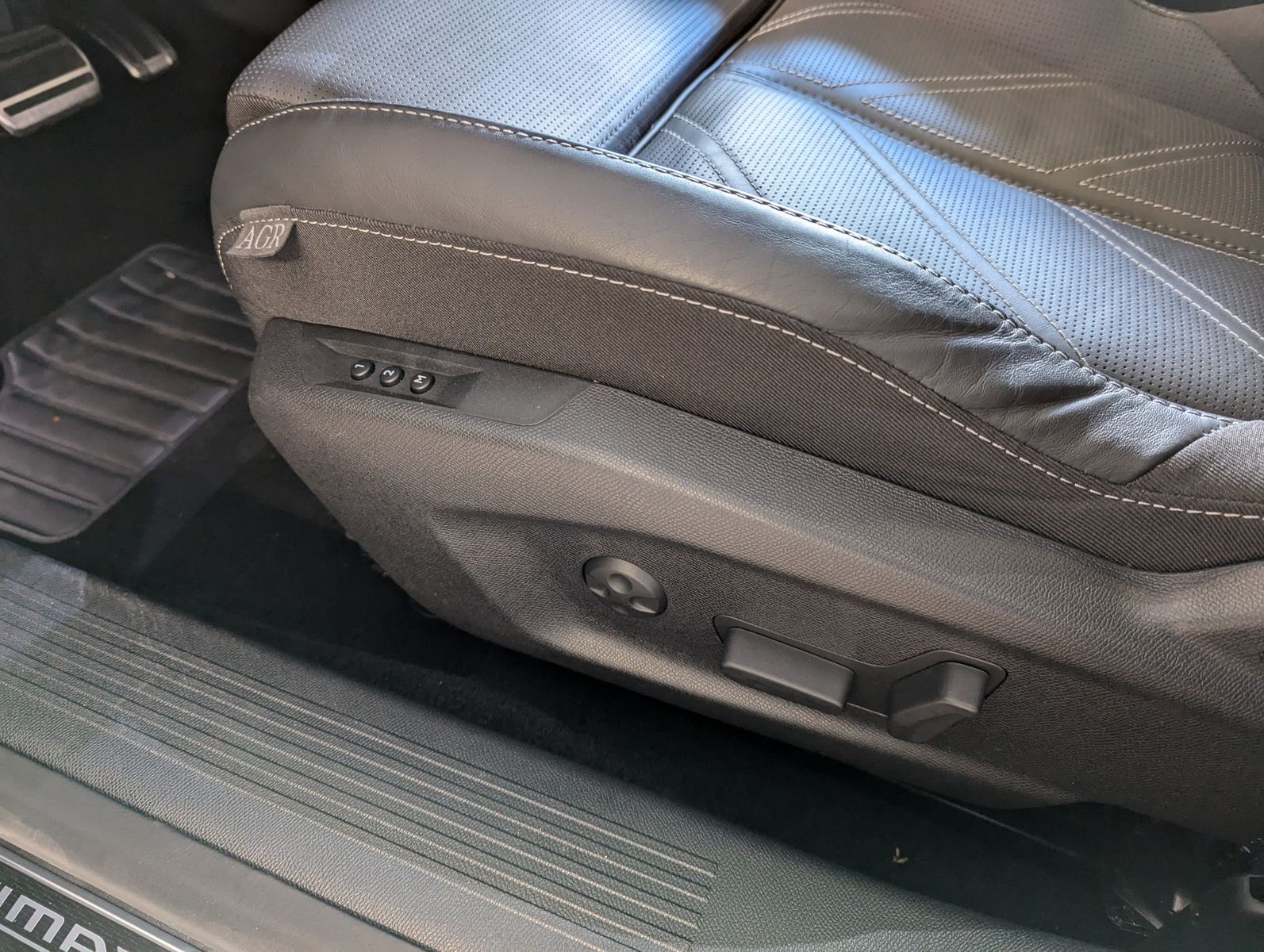 OPEL Astra 1.2 Ultimate Leder-Nappa Sitzlüft AHK Pano - Image 22