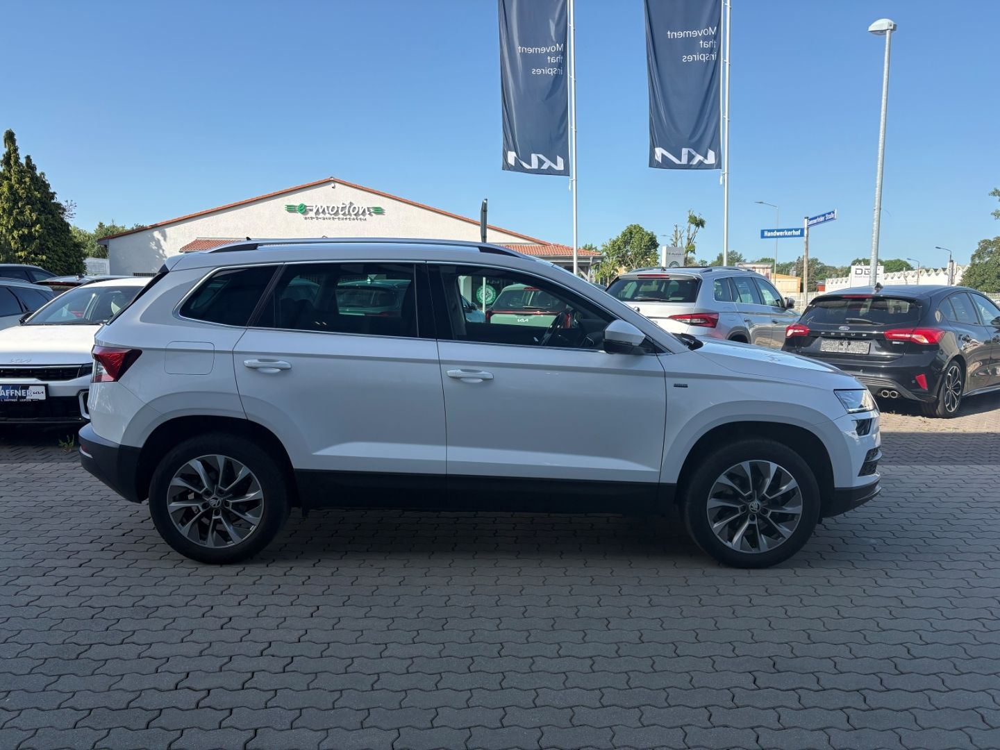 Fahrzeugabbildung SKODA Karoq Clever AHK BeheizbareWSS KLIMA ElekHeckkla