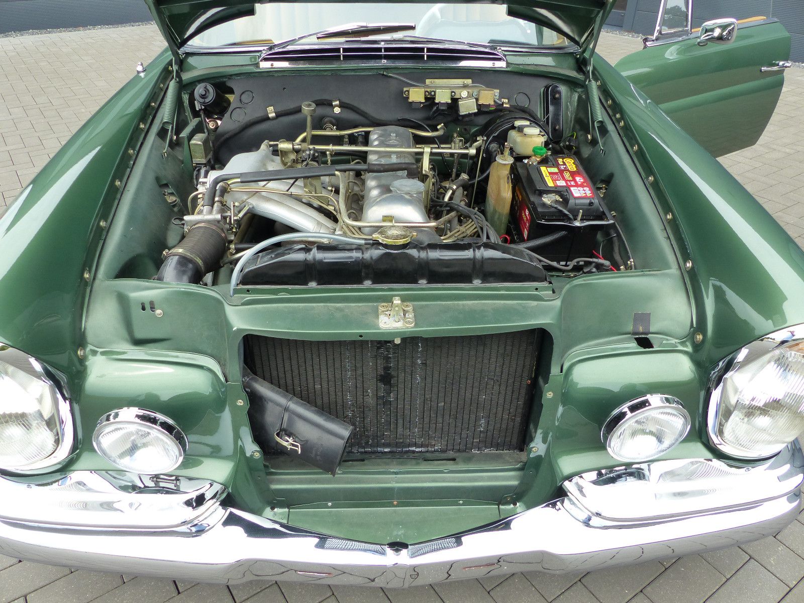 Fahrzeugabbildung Mercedes-Benz 250 SE Cabriolet Conversion