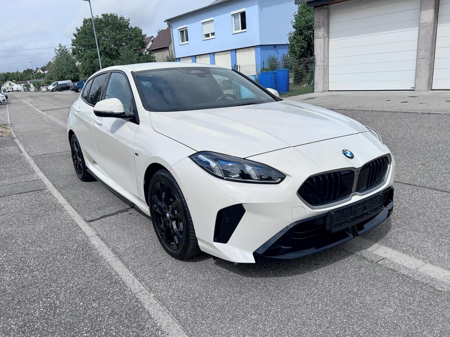 BMW 120 i M-Sport ACC HUD 360° H/K eSITZ eHECK KoZG