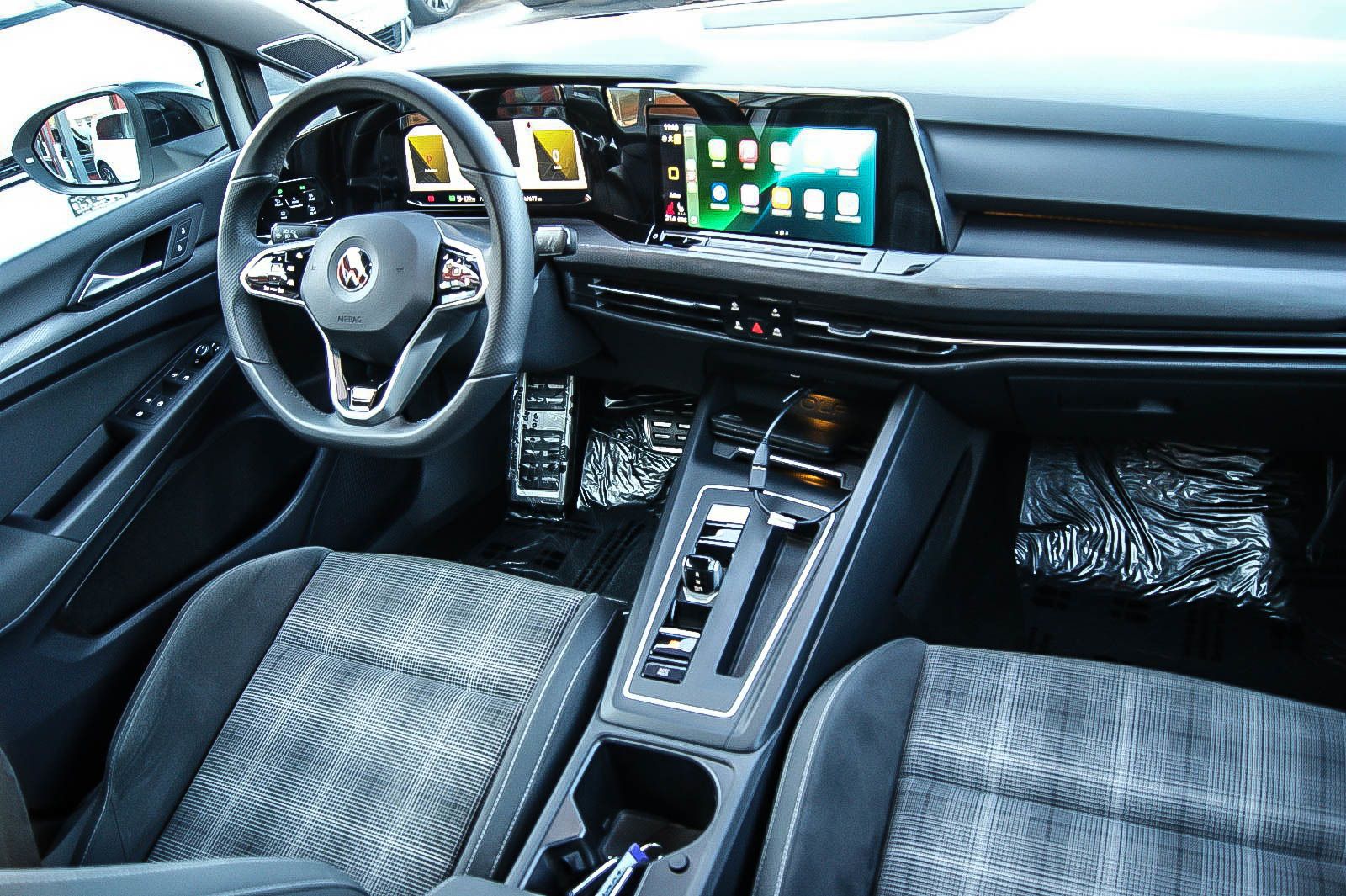 Fahrzeugabbildung Volkswagen Golf VIII GTD HARMAN-KARDON MATRIX STDHEZG ANHZV