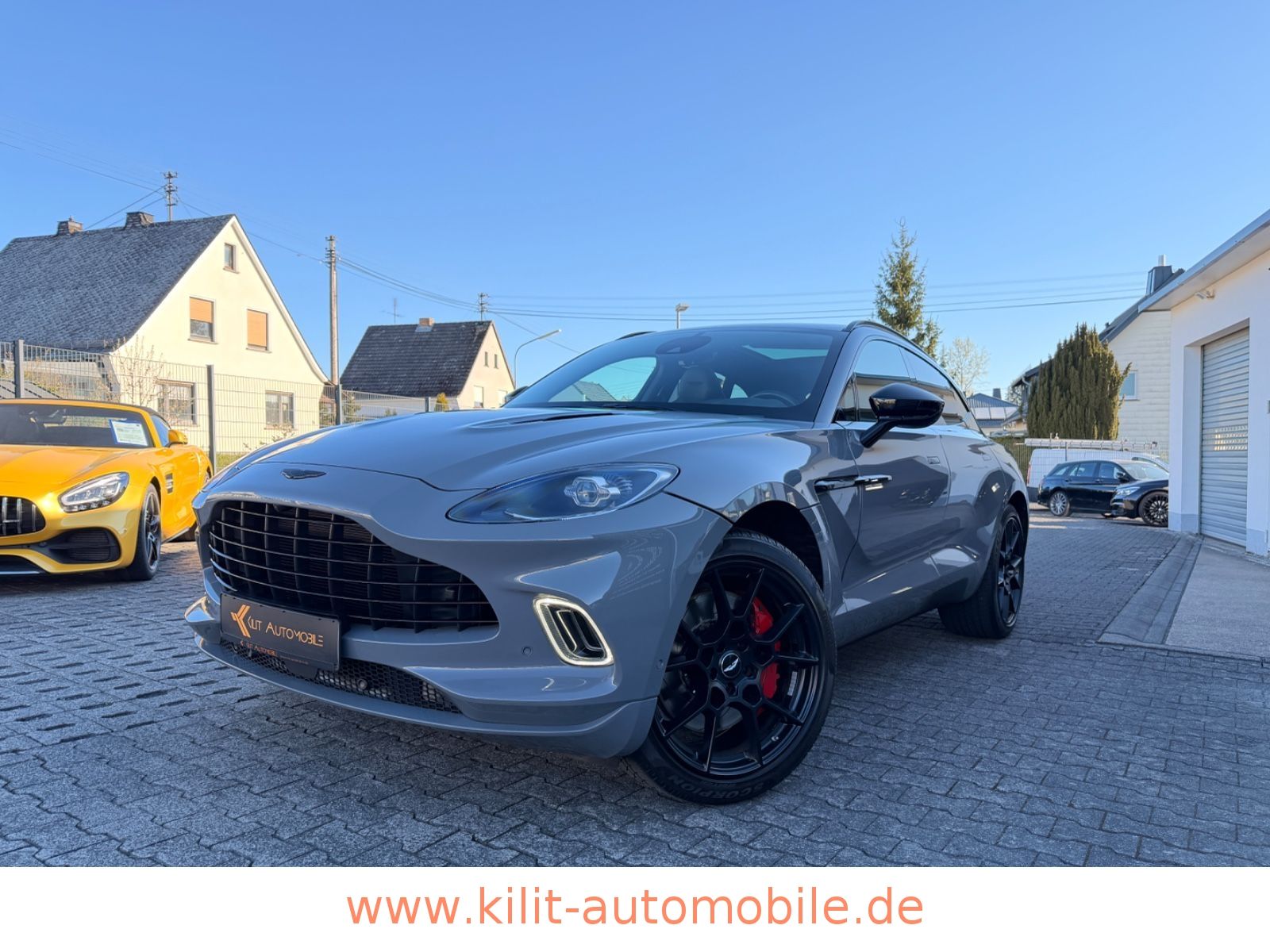 ASTON MARTIN DBX