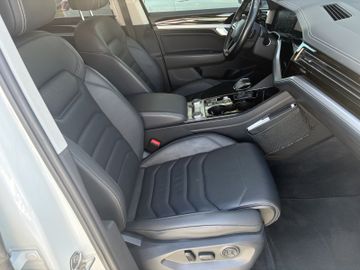 Volkswagen Touareg - 11