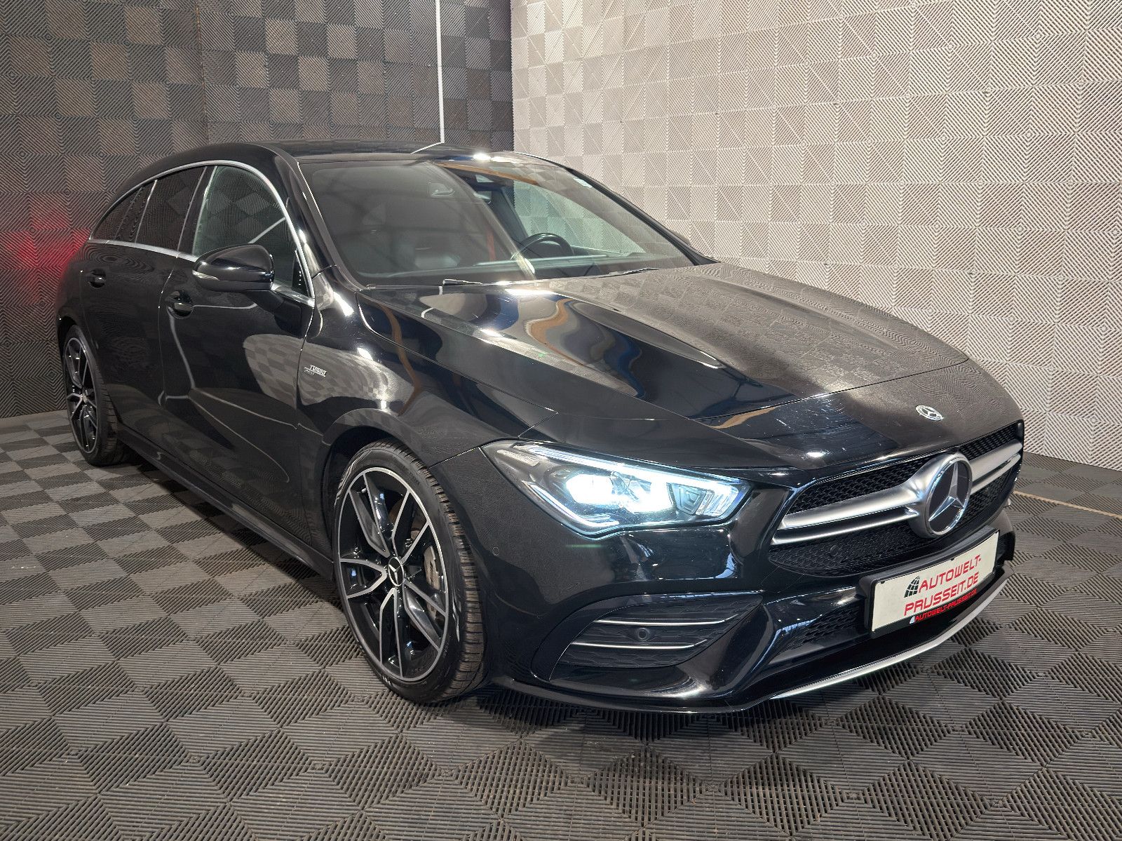 Gebrauchtwagen Mercedes-Benz CLA CLA 35 AMG SB 4Ma.*LED*AHK-ACC-R.KAM-MBUX-SHZ-19 in Horb am Neckar