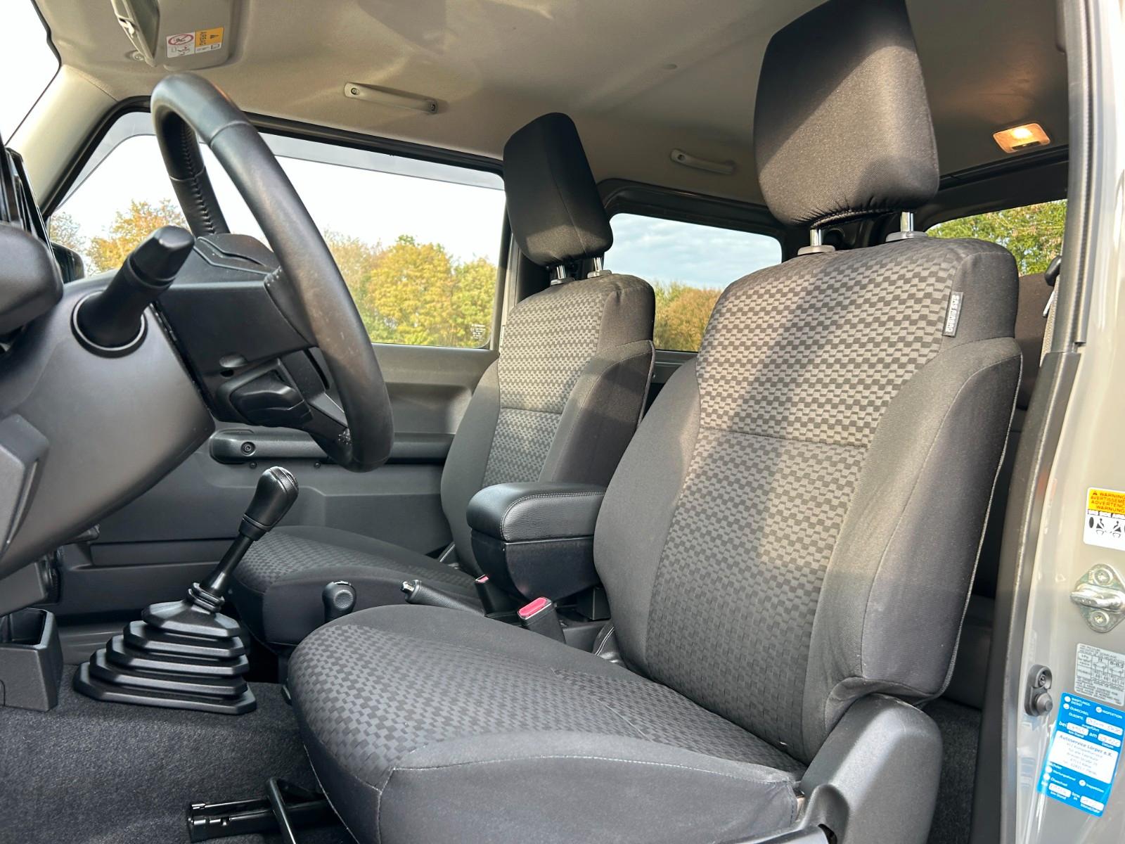 Suzuki Jimny Comfort+ AllGrip 1.5 Navi Höherlegung AHK, миниатюра 17