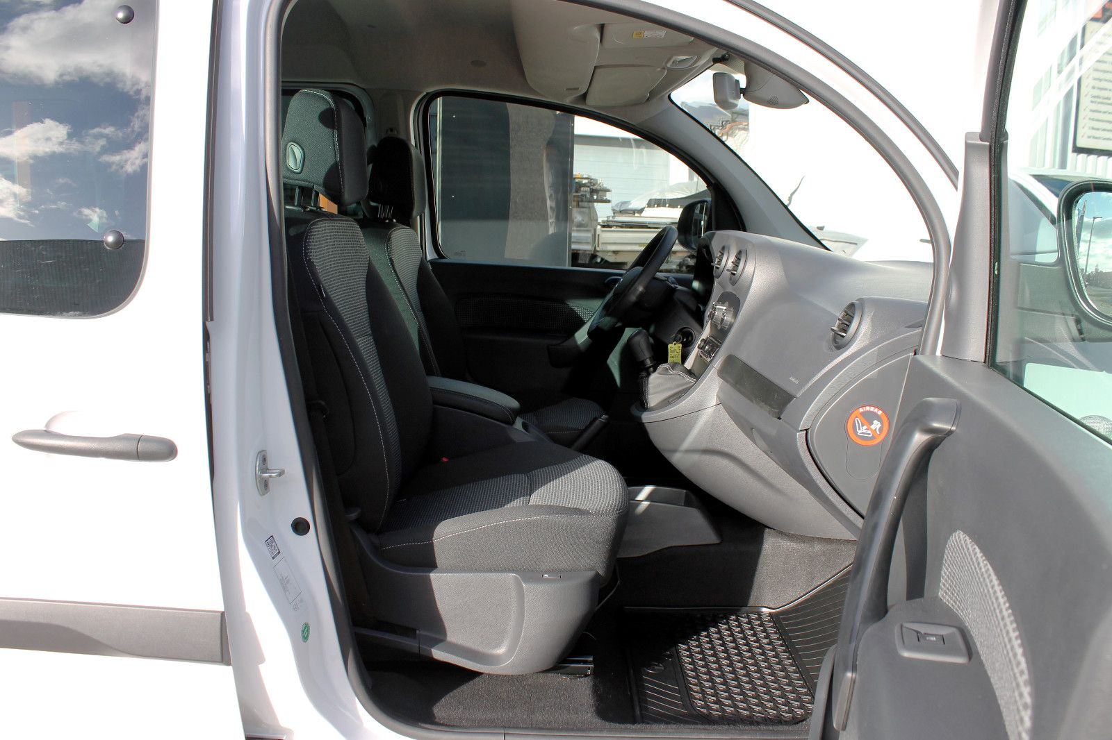 Fahrzeugabbildung Mercedes-Benz Citan Kombi 109 CDI lang Kamera Temp. PDC SHZ BT