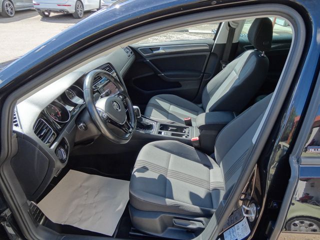 Fahrzeugabbildung Volkswagen Golf VII Lim. Allstar/DSG/Xenon/Navi/2.Hd/150PS/