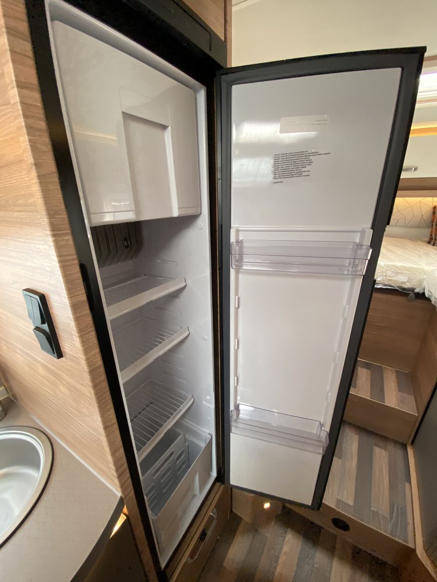 Fahrzeugabbildung Weinsberg CaraCompact MB EDITION PEPPER 640 MEG Automatik