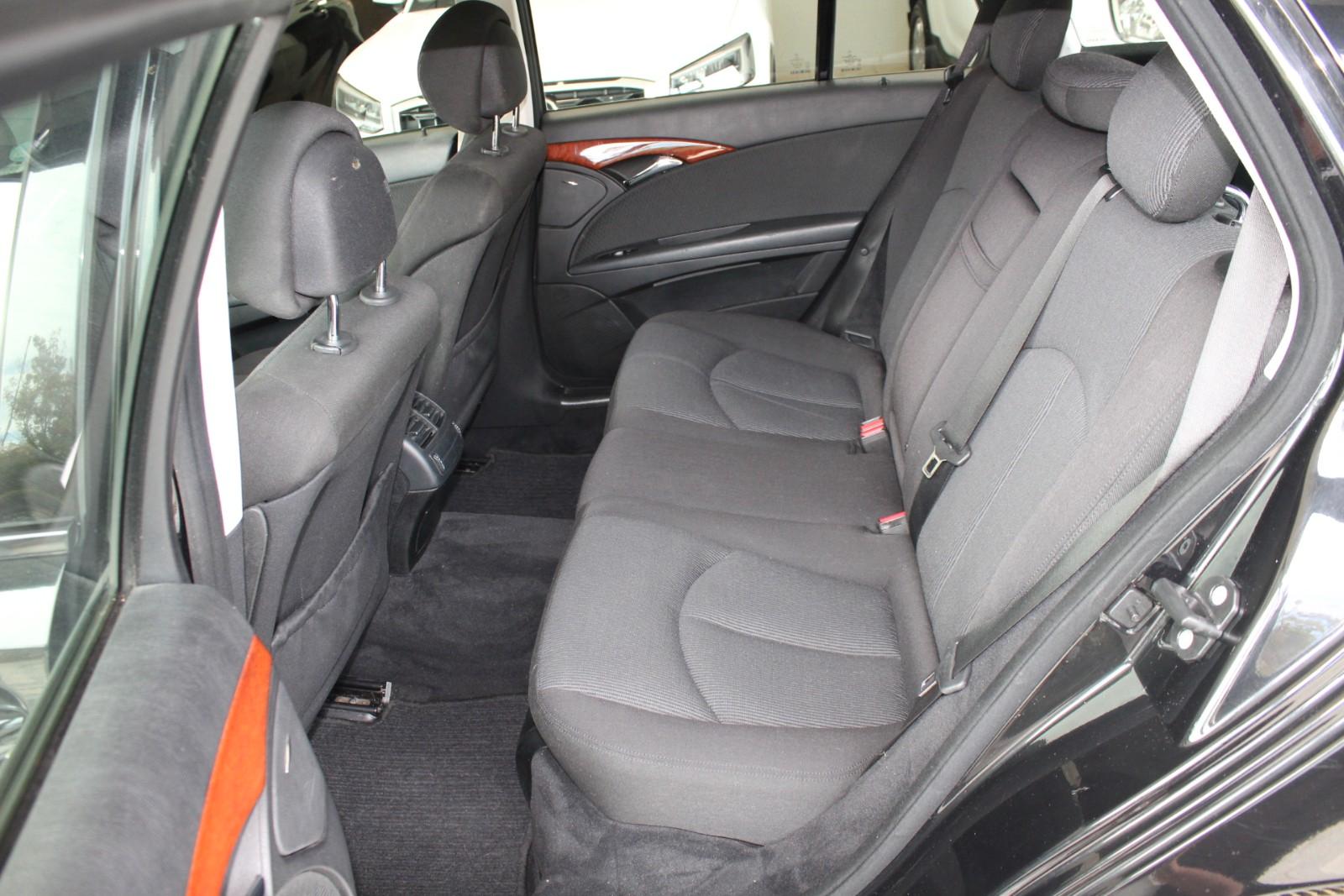 Mercedes-Benz E200 2007 — photo 17