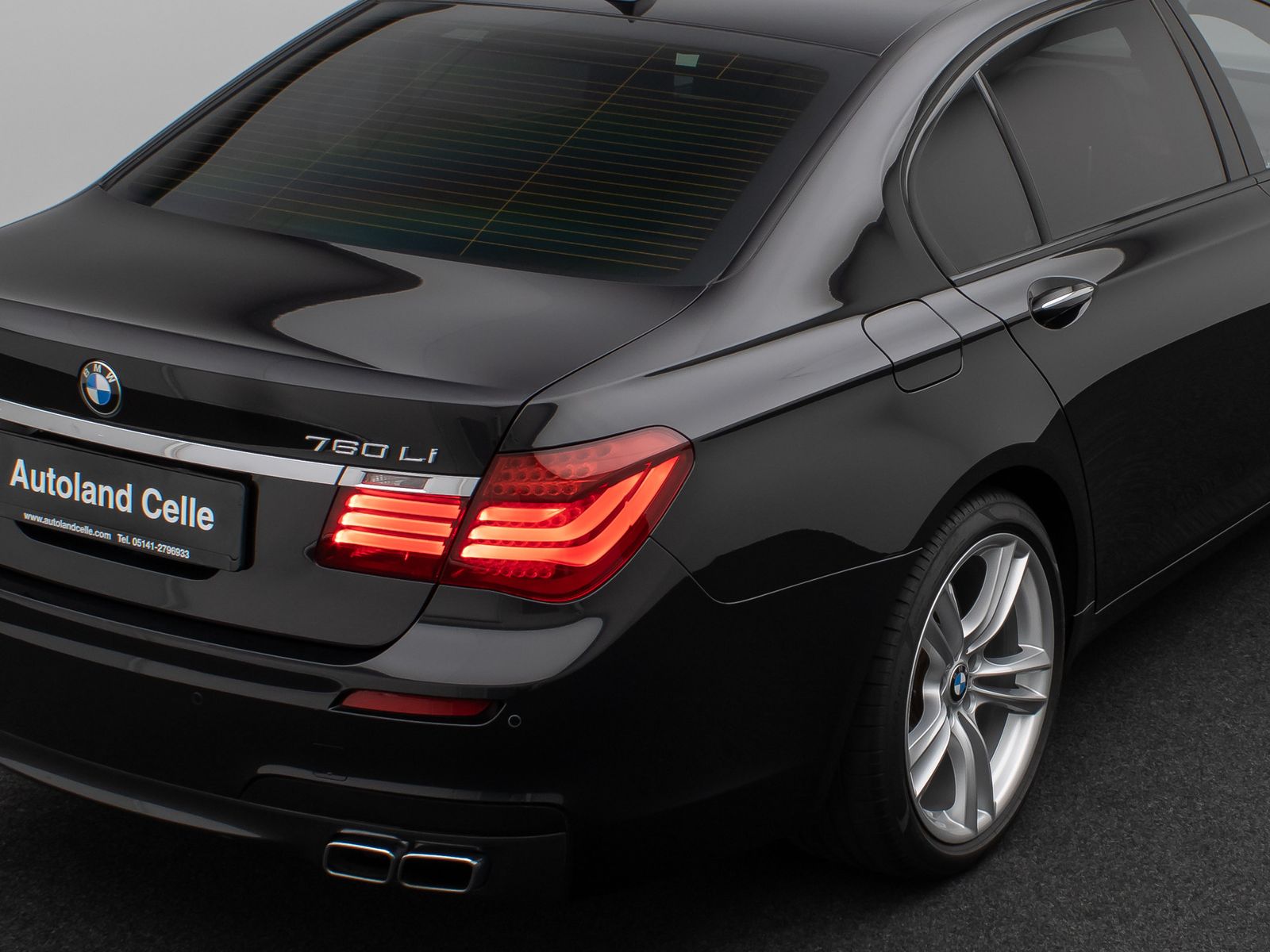 Fahrzeugabbildung BMW 760 Li M Sport Glasdach B&O HUD SoftCl NightVisi