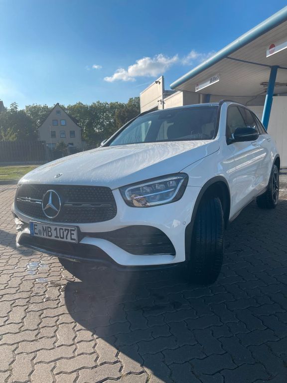 Image of Mercedes-Benz GLC 300