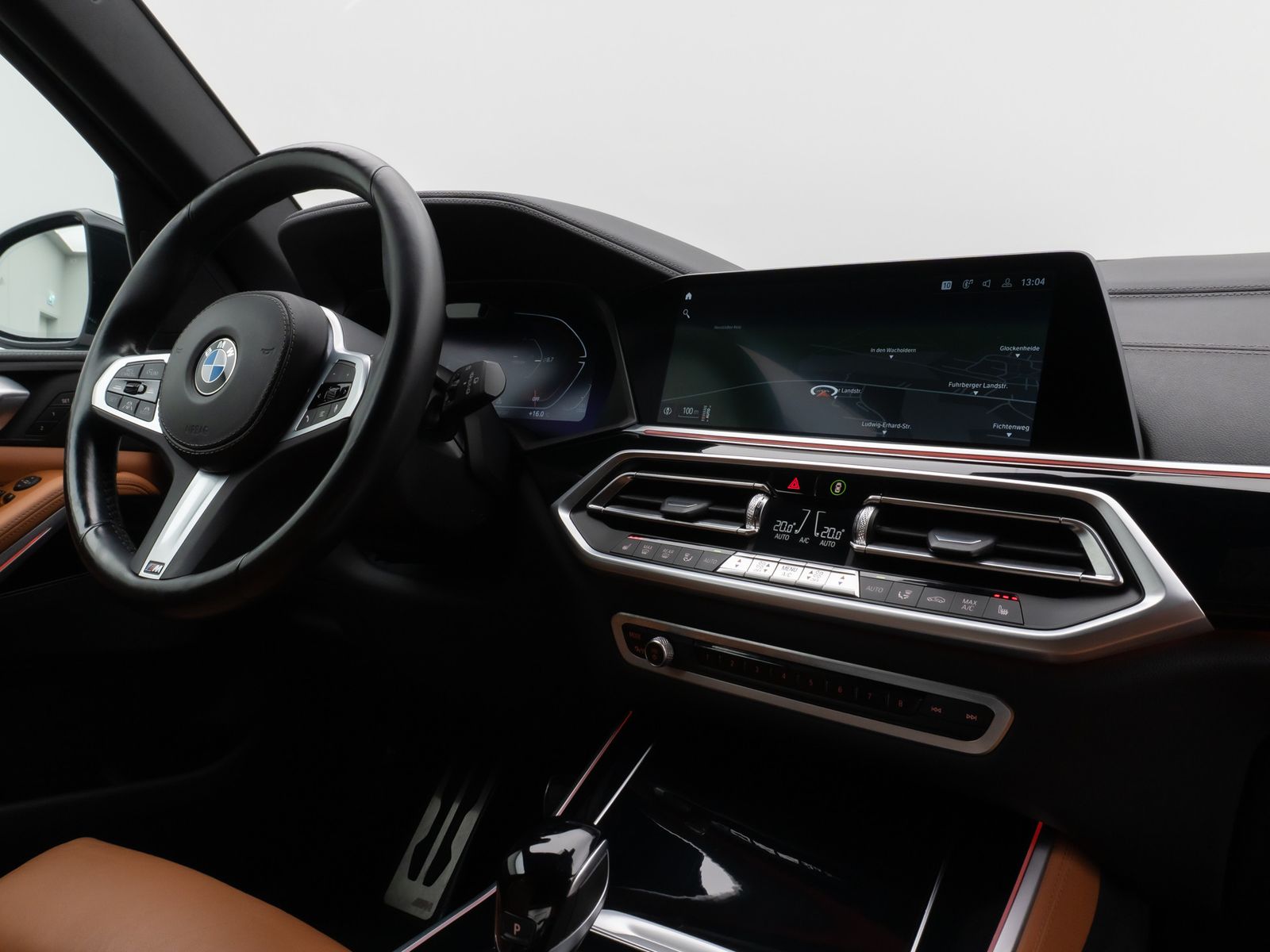 Fahrzeugabbildung BMW X5 xD30d M Sport 360°Laser HUD DAB HiFi 22Zoll