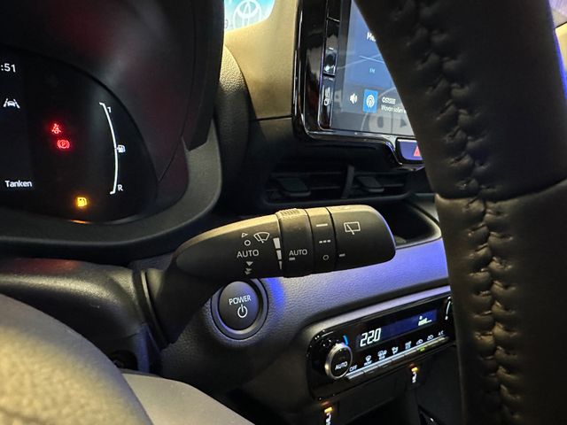 Toyota Yaris Hybrid Teamplayer *Safety&Comfort-Paket*