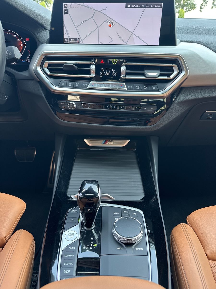 Fahrzeugabbildung BMW X3 M40d xDrive NAV+LED+PANO+AHK+STHZG+HEAD-UP