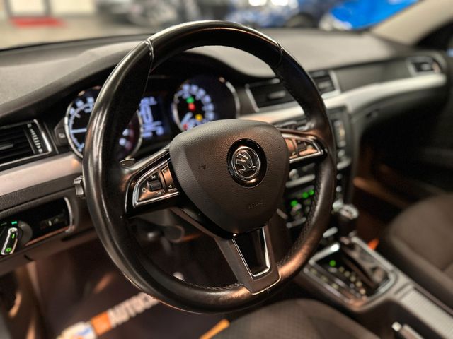 Skoda Superb Combi Exclusive *Xenon*PDC*Klima*DAB*Navi