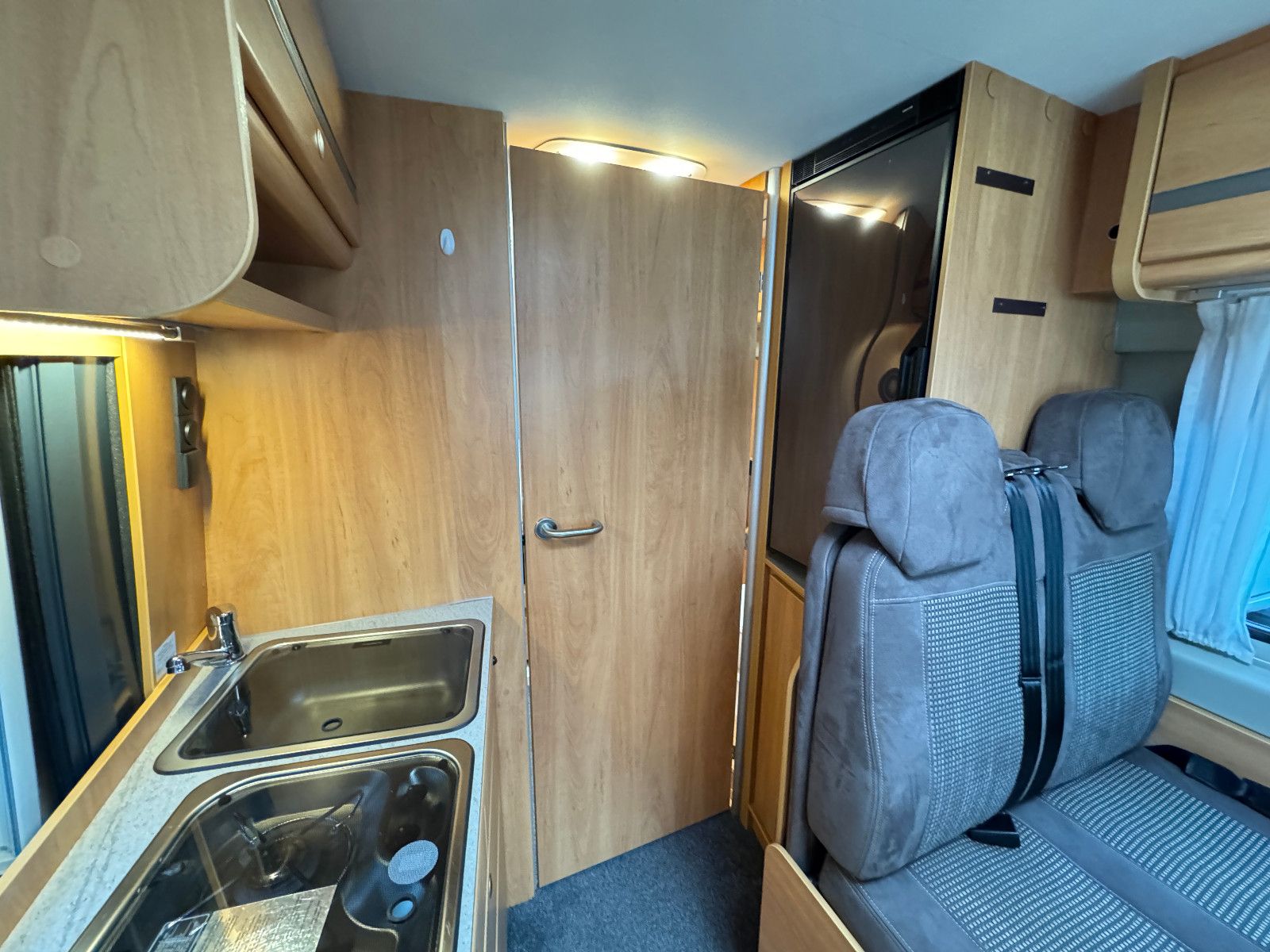 Fahrzeugabbildung Pössl Roadstar 640 DK DACHKLIMA AHK NAVI KAMERA LED 1H