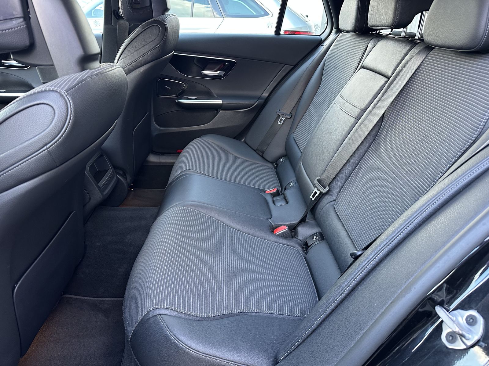 Fahrzeugabbildung Mercedes-Benz C 220d T Avantgarde NAV+LED+KAMERA+CARPLAY+VCOCK