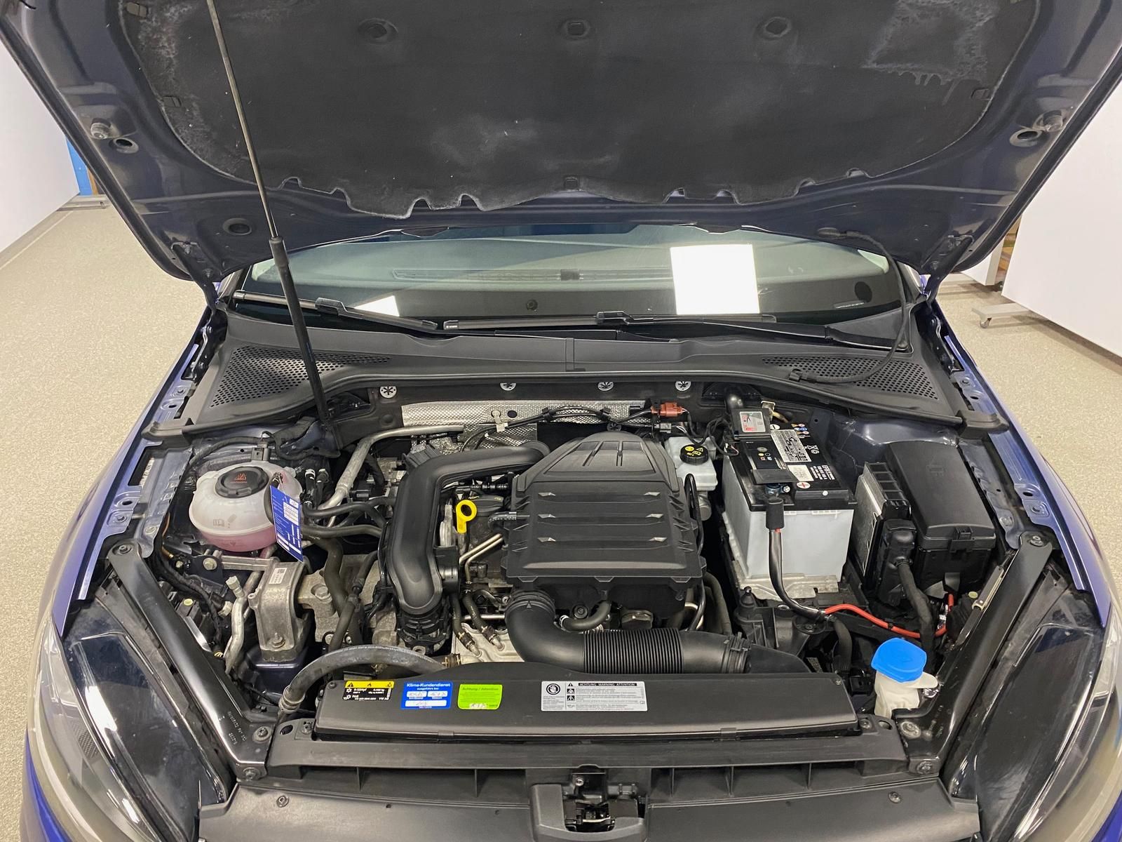 Fahrzeugabbildung Volkswagen Golf 1.0 TSI Join+ALLWETTER+KLIMA+SITZHEIZ+NAVI+