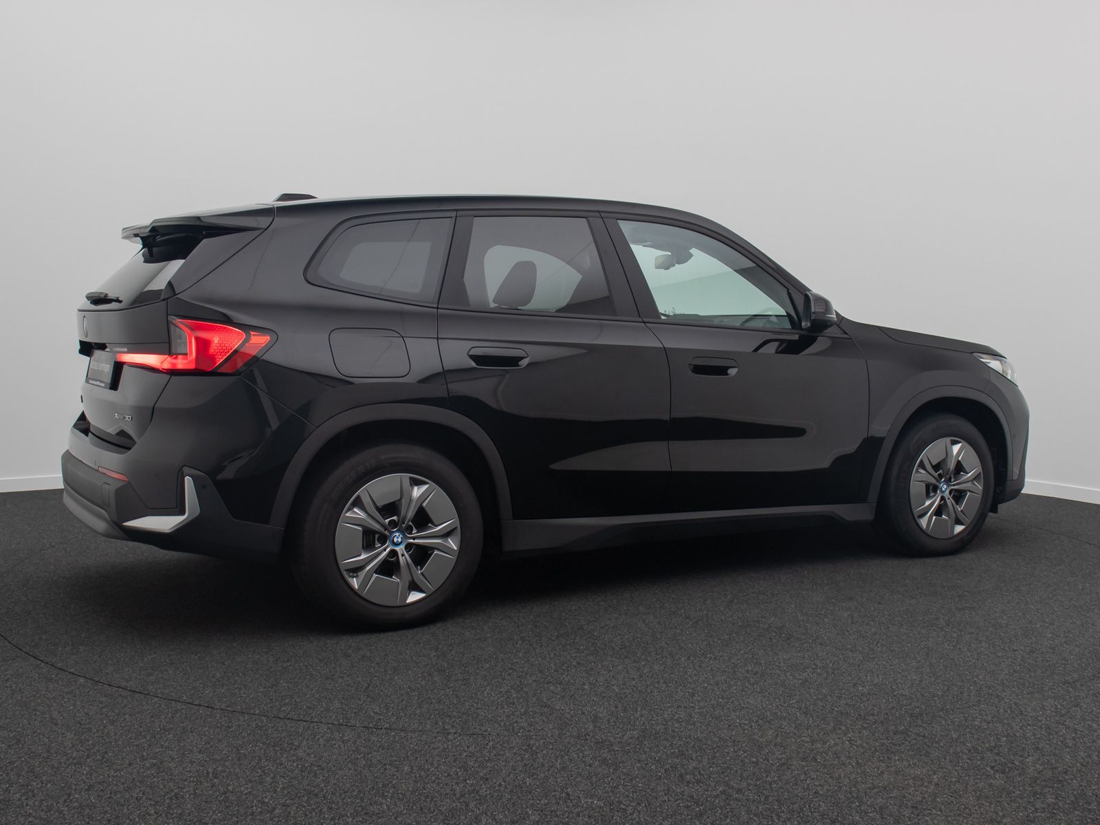 Fahrzeugabbildung BMW iX1 xD30 HUD DAB Komfort FernlichtAs Geschwindig