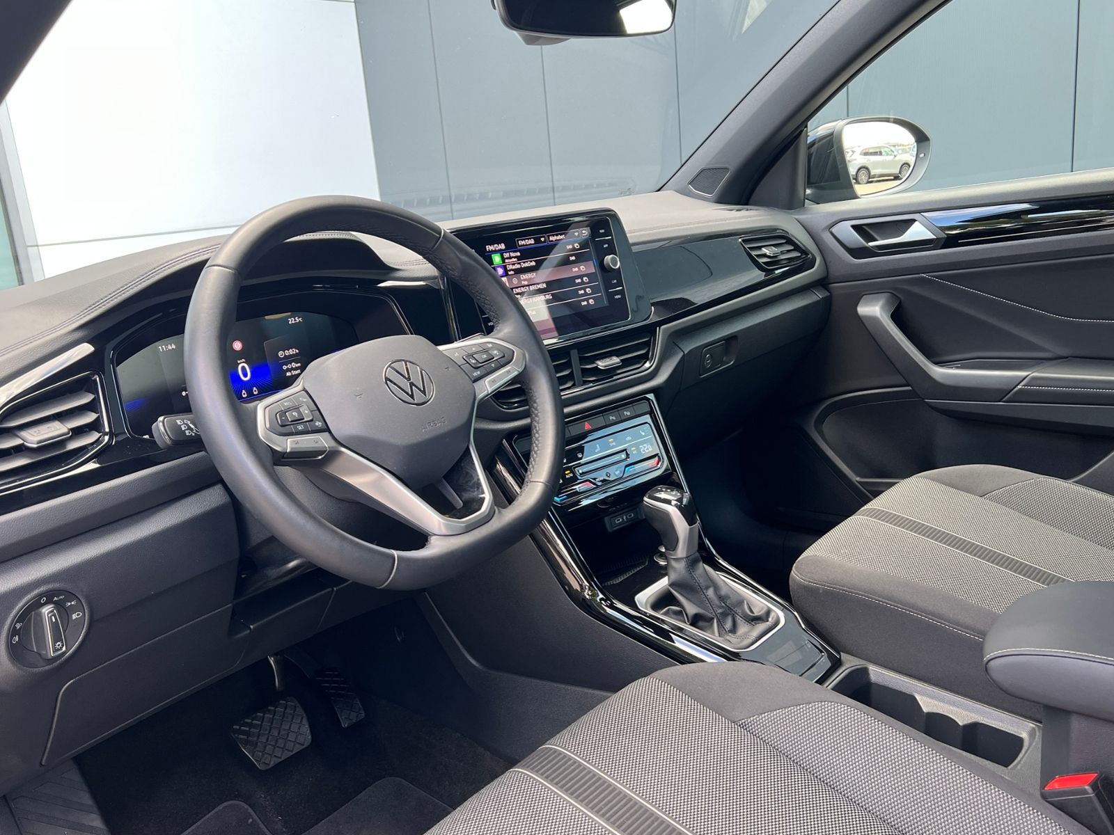 Fahrzeugabbildung Volkswagen T-Roc Cabriolet 1.5 TSI DSG *AHK, LED, Black Sty