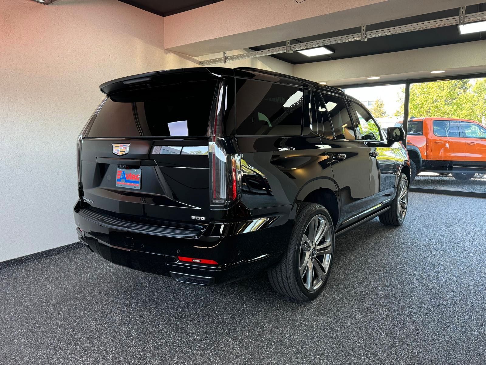 Fahrzeugabbildung Cadillac 2026 ESCALADE SPORT PLATINUM 6.2 V8-24"-ABV EXEC