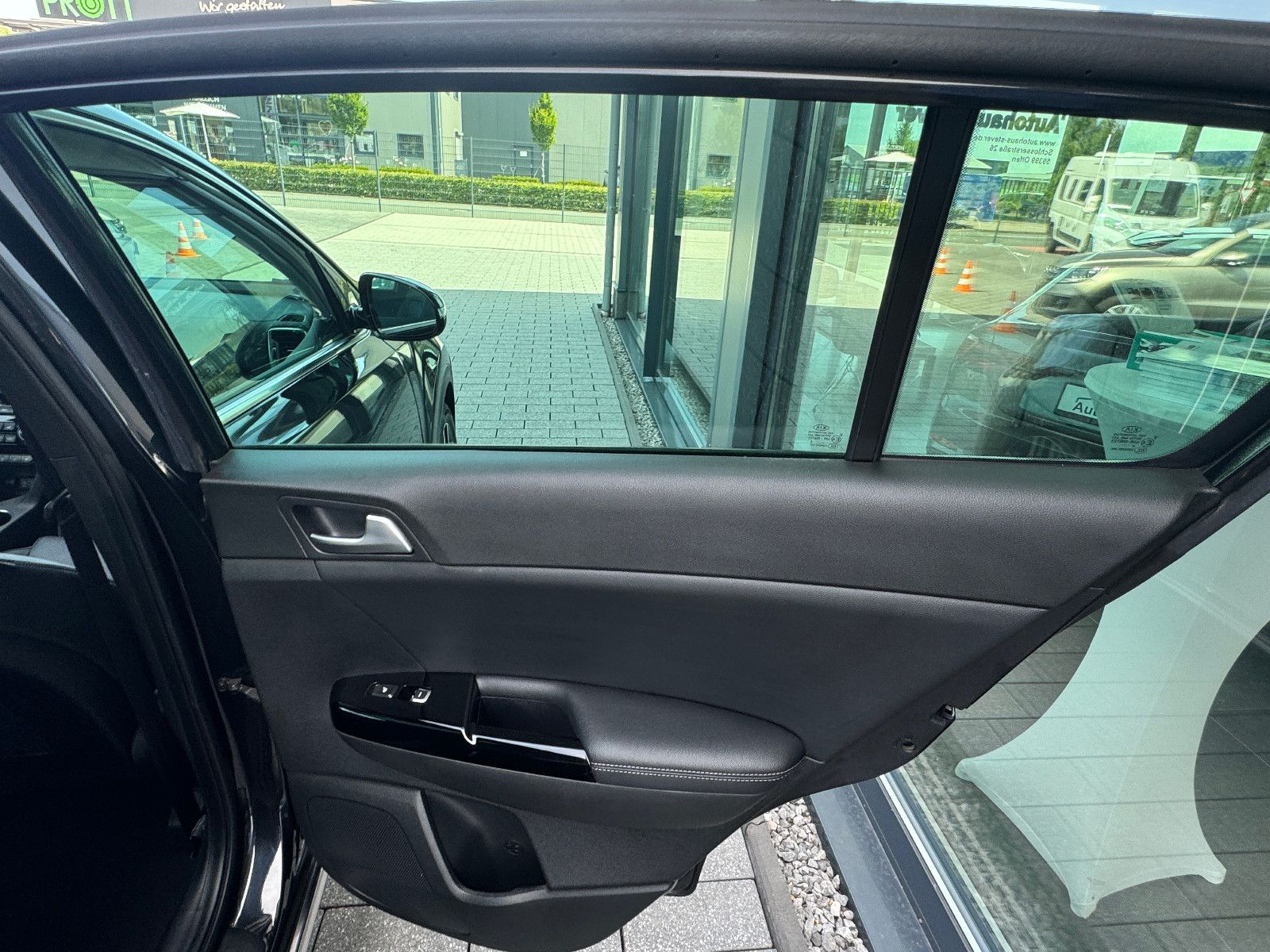 Fahrzeugabbildung Kia Sportage GT-Line 4WD,Navi,Leder,Sitzh,Kamera v+h