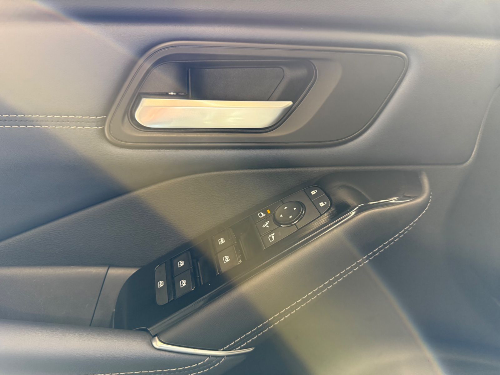 Fahrzeugabbildung Nissan Qashqai Premiere 360° Kamera, Navi, Winterpaket,