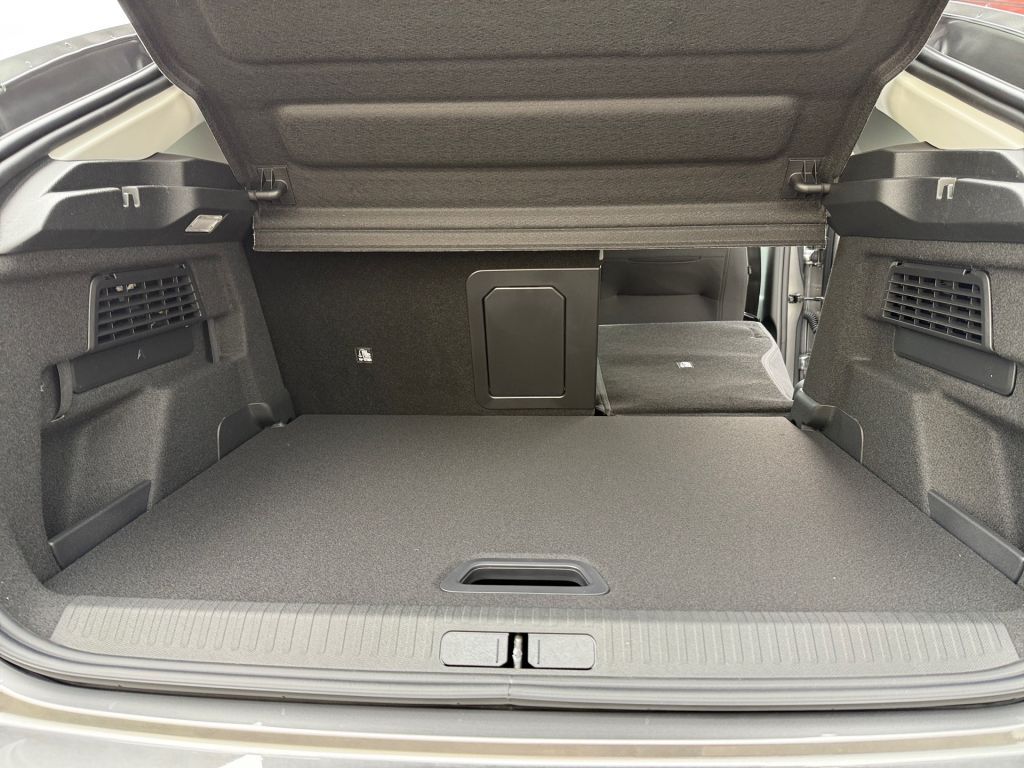 Fahrzeugabbildung Citroën C4 Hybrid 136 ë-DSC6 MAX
