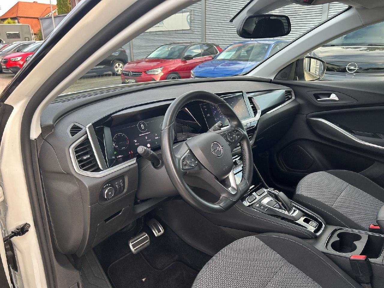 Fahrzeugabbildung Opel Grandland GS Line, Automatik, AHK
