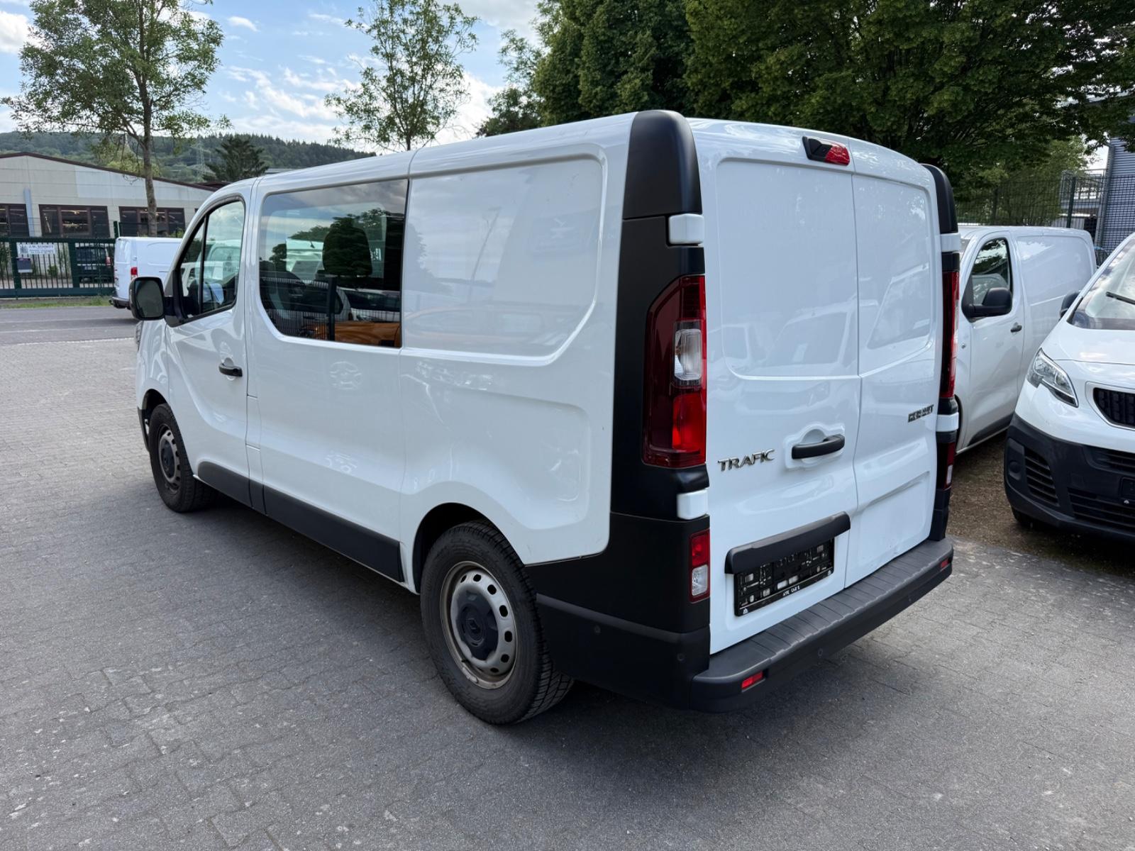 Renault Trafic 2.0 DCI Autom.,6-Sitzer 1.Hd/Hu/Insp Neu