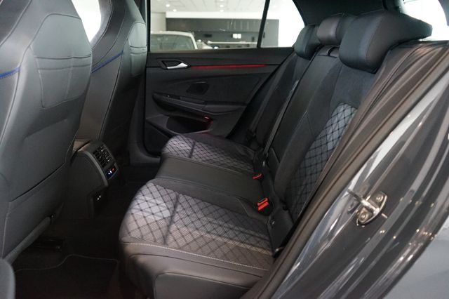Volkswagen Golf 2.0 TDI DSG R-Line | Pano | HuD | FACELIFT