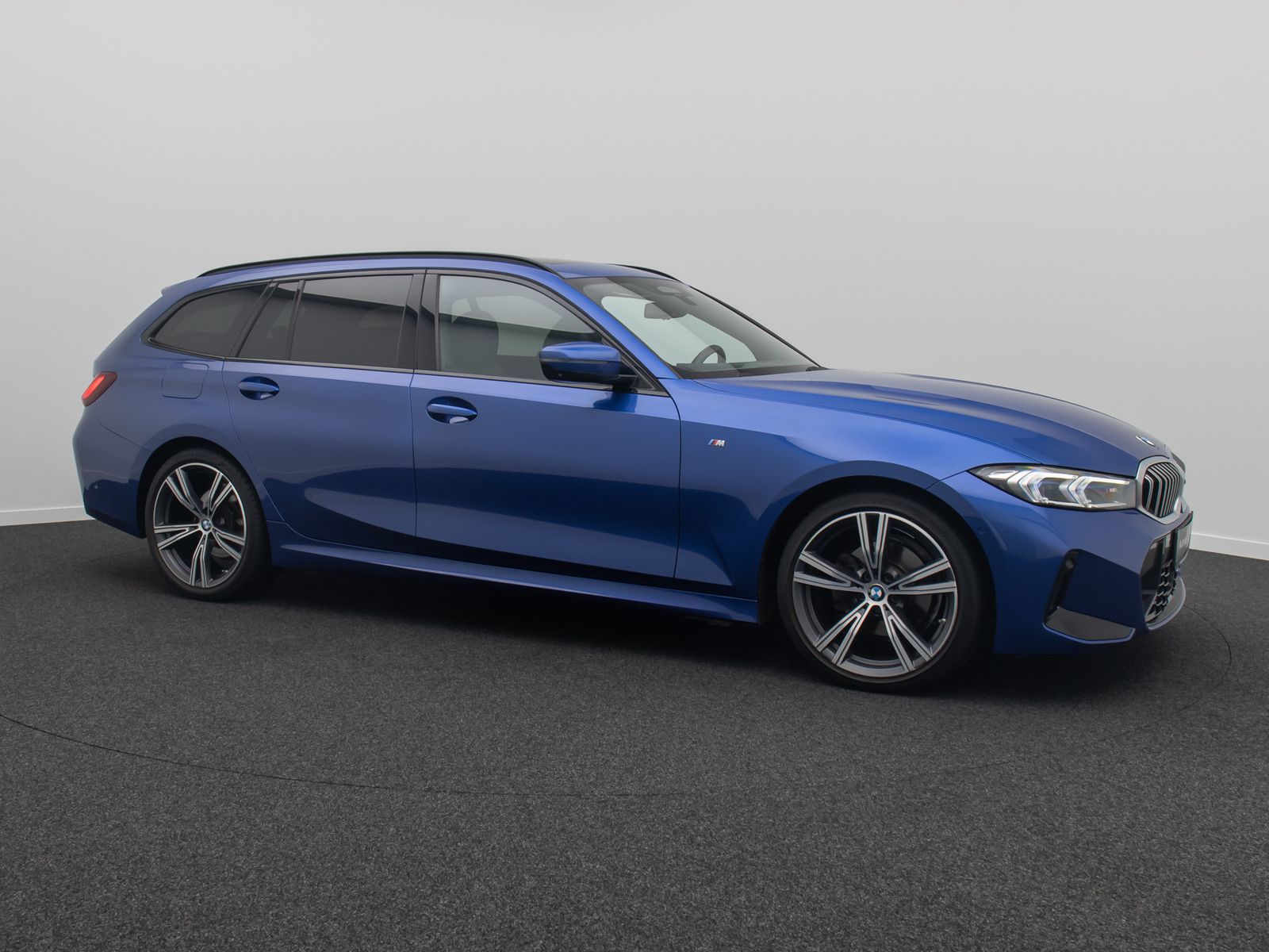 Fahrzeugabbildung BMW 320d xD M Sport 360° HUD DAB AHK Alarm Panorama