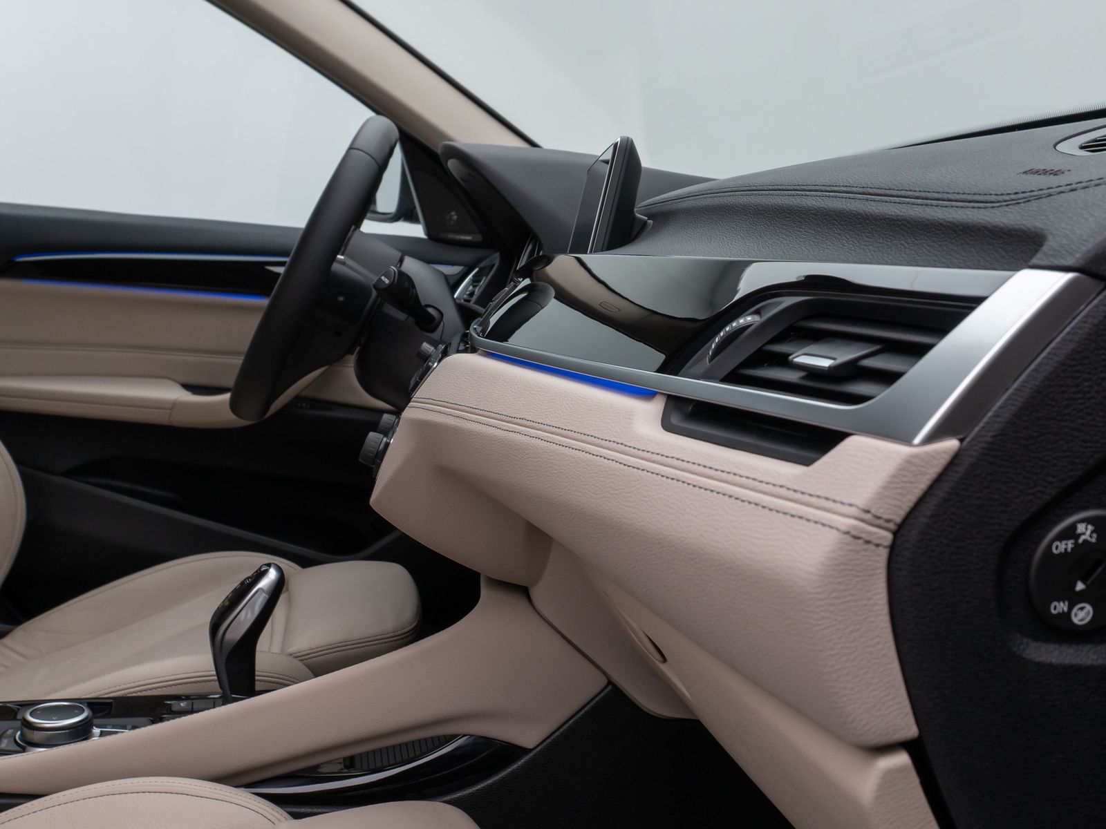 Fahrzeugabbildung BMW X1 xD25d xLine H/K DAB Parkassis AHK Alarm Sport