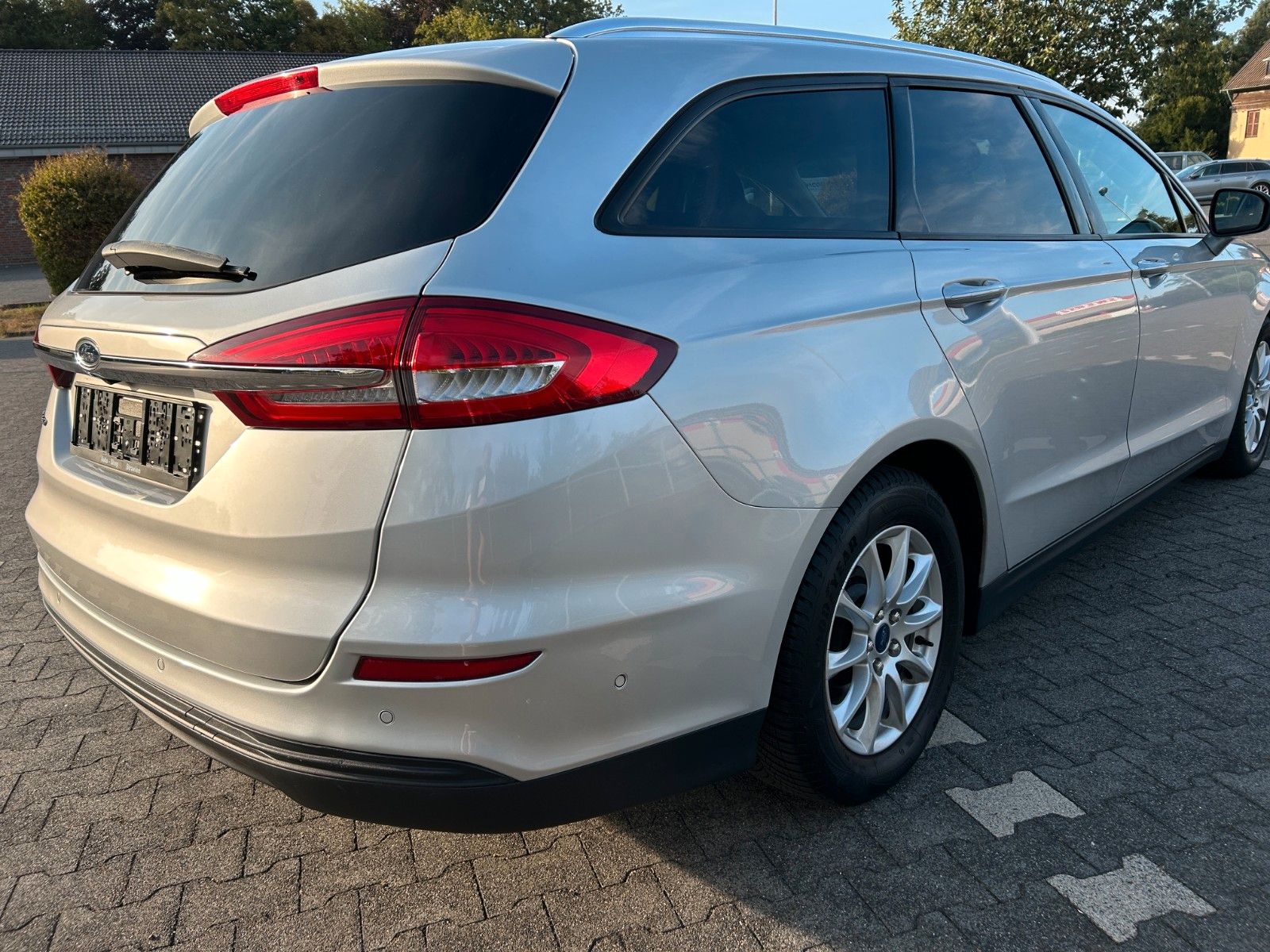 Ford Mondeo 2,0 EcoBlue 88kW Business Ed. Turnier imagem 3