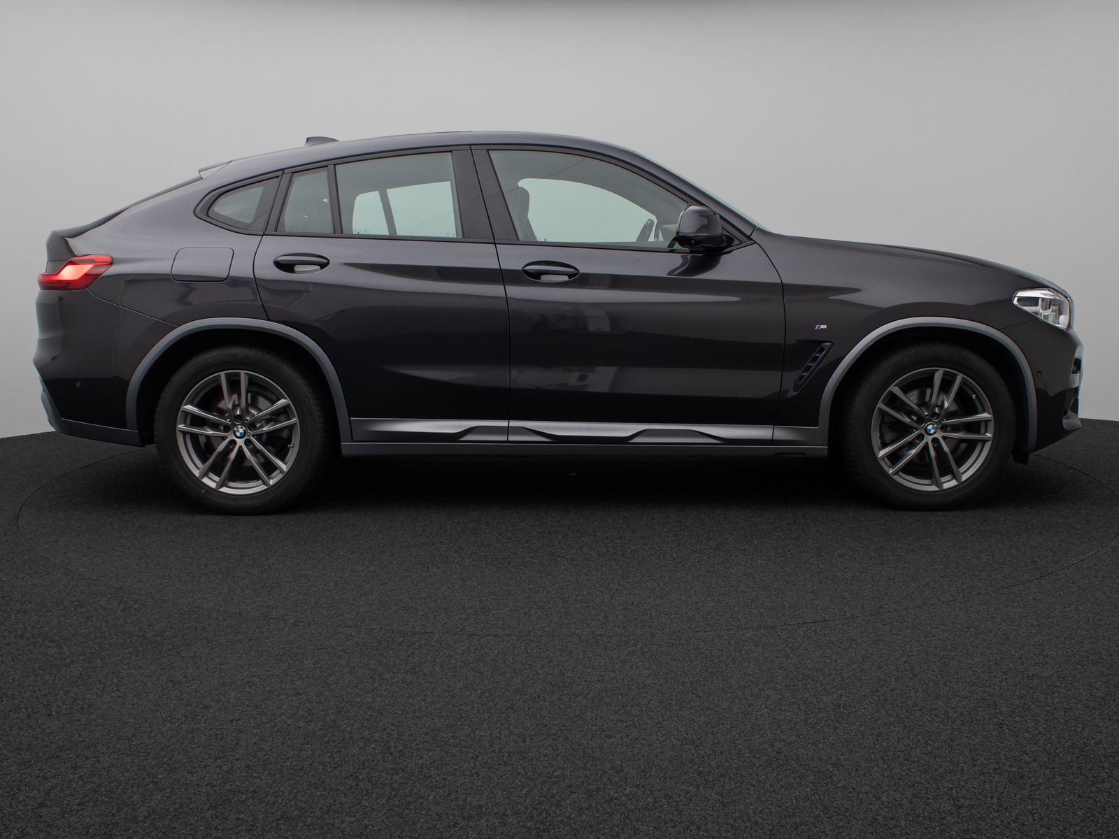 Fahrzeugabbildung BMW X4 xD20d M Sport X Panoram 360°HUD Komfort Alarm
