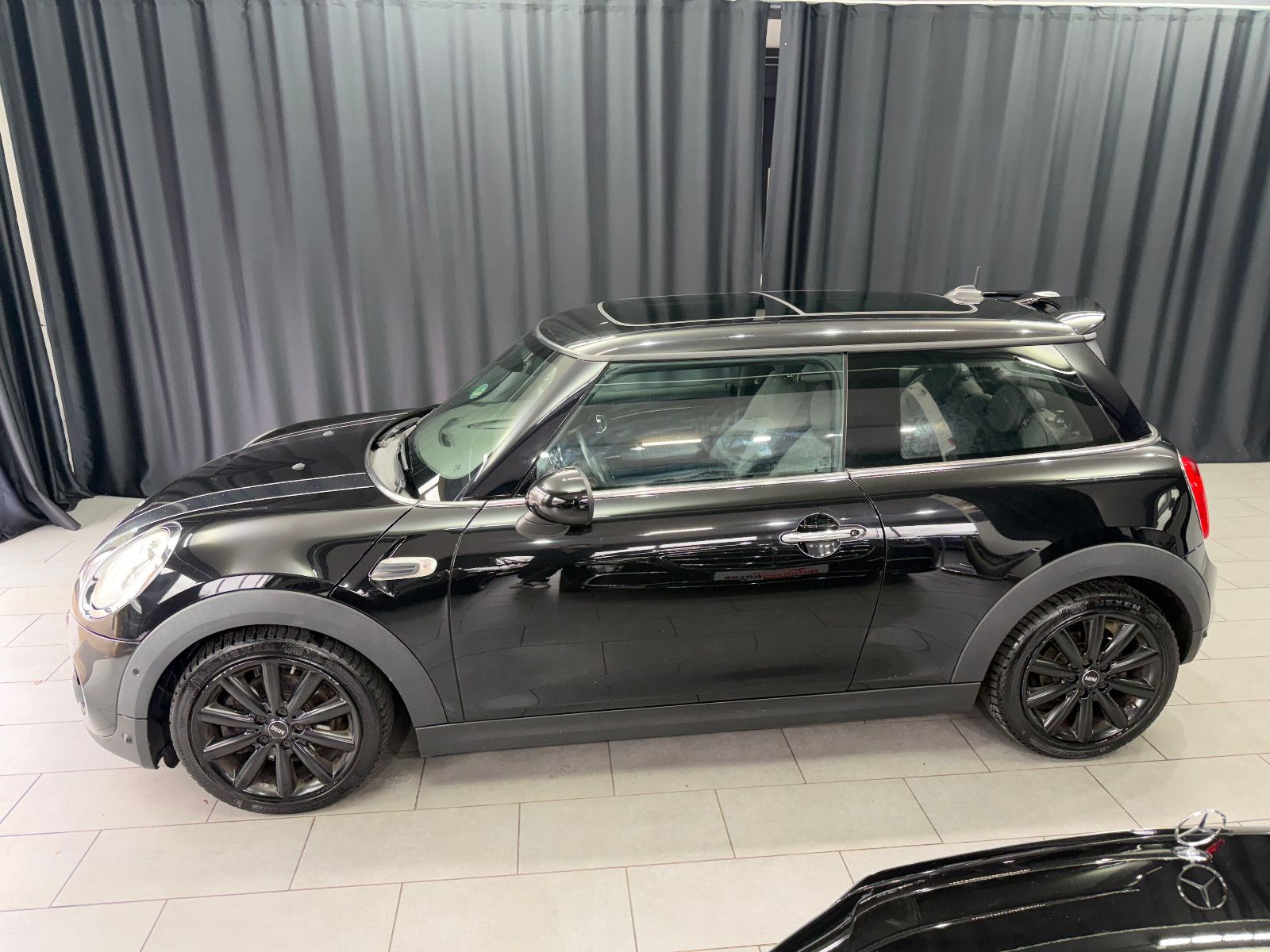 Fahrzeugabbildung MINI MINI Cooper S |1.HAND|AUTOMATIK|PANO