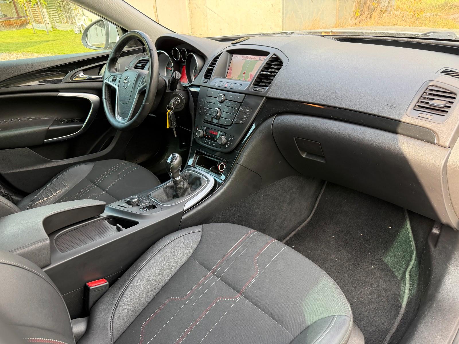 Opel Insignia 2013 — photo 16