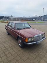 Mercedes-Benz W123 200D - Mercedes-Benz 200: D W123
