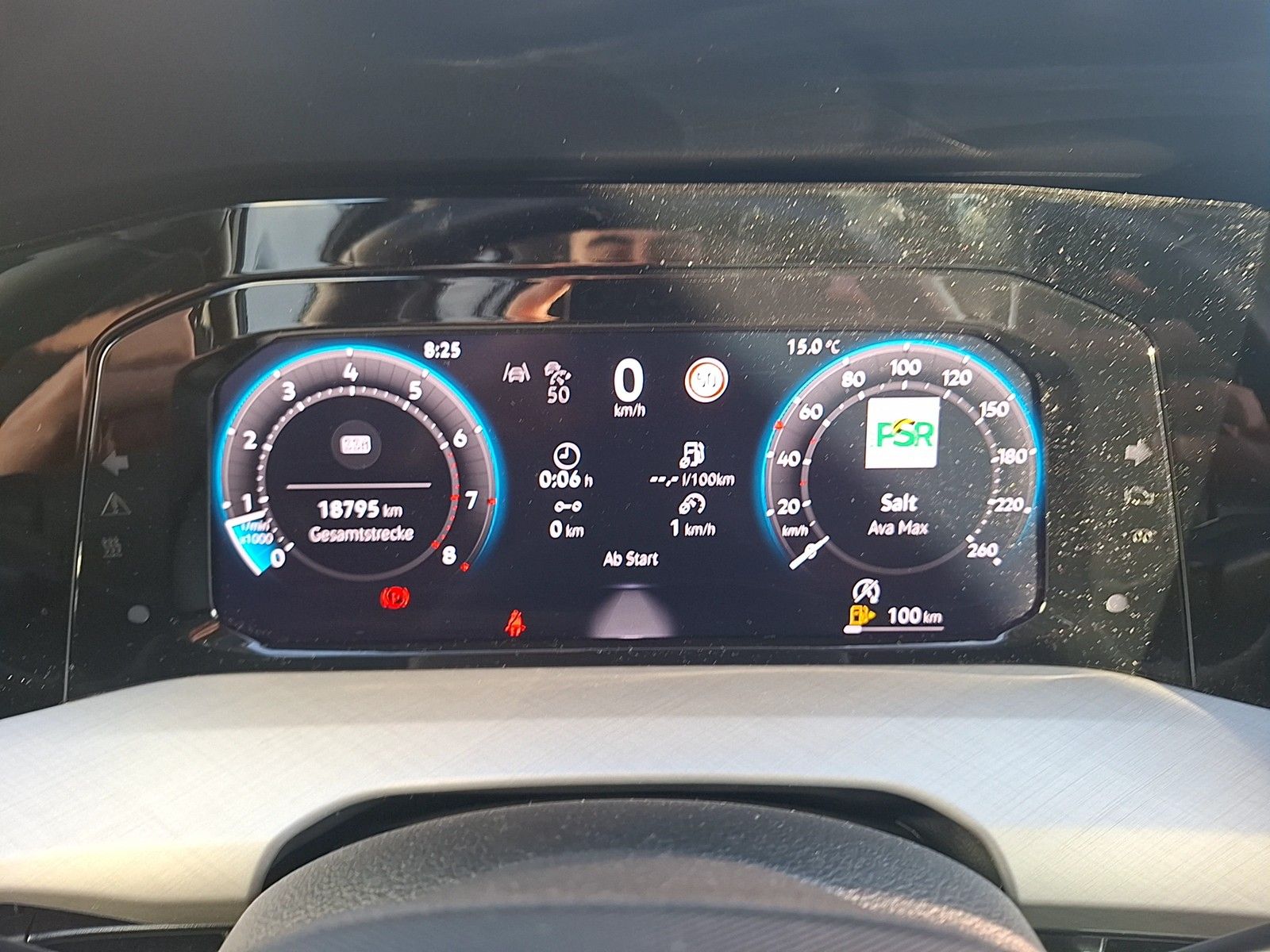 Fahrzeugabbildung Volkswagen Golf VIII Variant TSI Life LEDplus Navi AID ACC