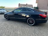 Mercedes-Benz E 250 Coupé E 250 CGI BlueEFFICIENCY ELEGANC... - Mercedes-Benz E 250 aus 2009