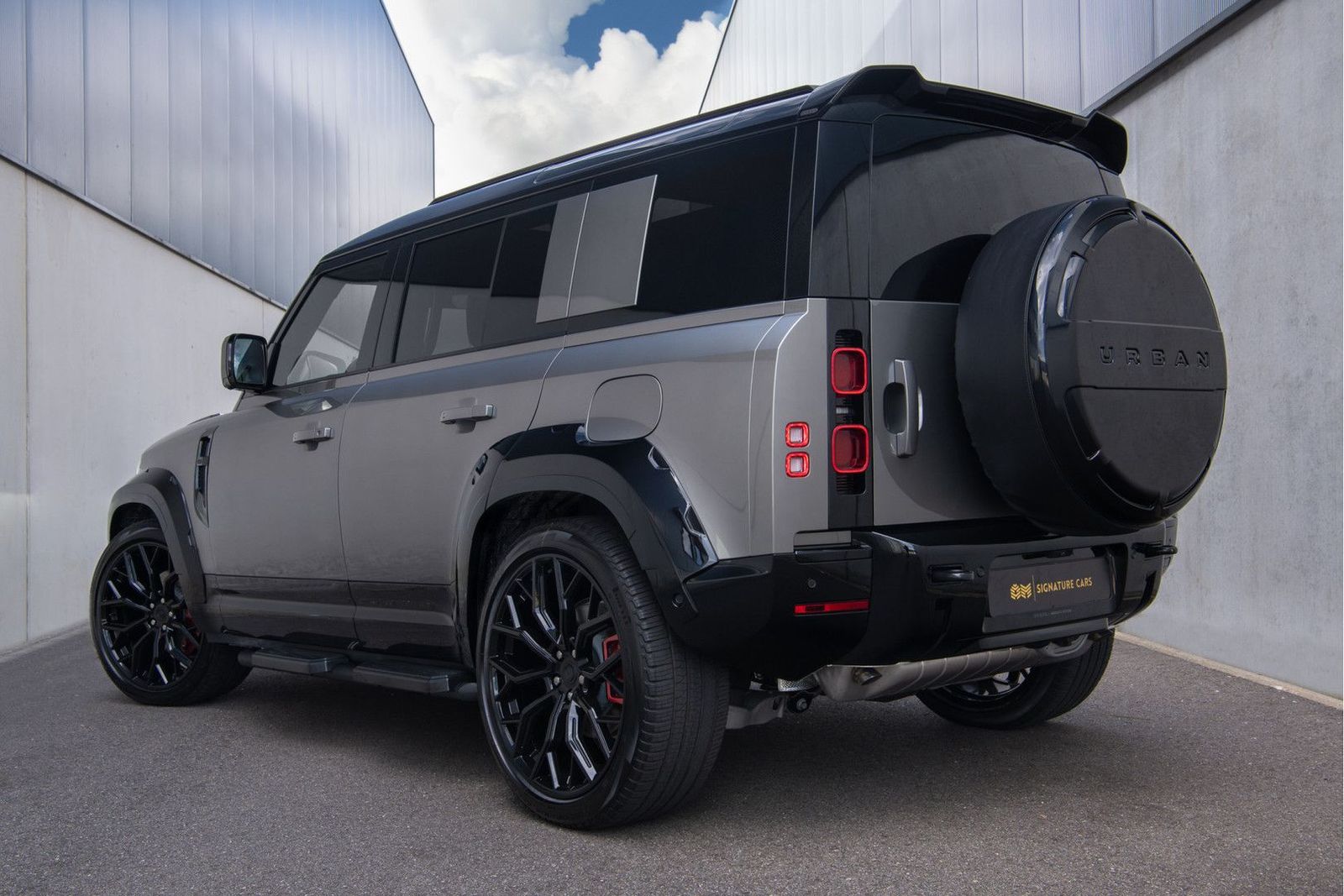 Land Rover Defender 110 P300e X-Dynamic HSE Jumpseat 6p Urb imagem 2