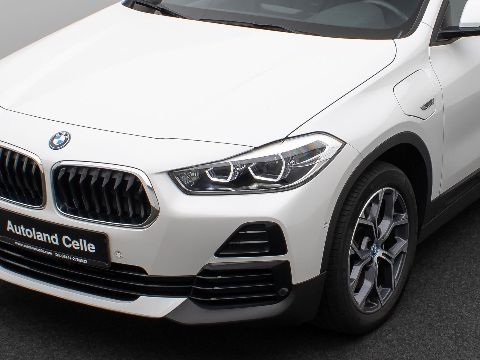 Fahrzeugabbildung BMW X2 xD25e Kamera DAB HiFi Navi Komfort Sport LED