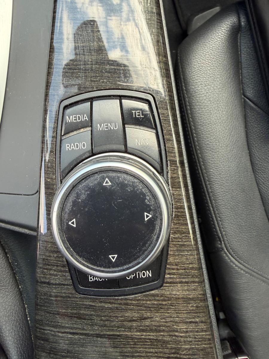 BMW 330d Luxury 3.0 258ch - 1 ère main - TVA Récupérable - Carplay - Pneus été - Toit ouvrant