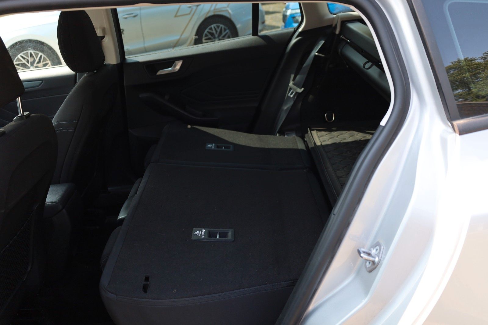 Fahrzeugabbildung Ford Focus Turnier 1,5 Turbo Active *LED *Tech-Paket