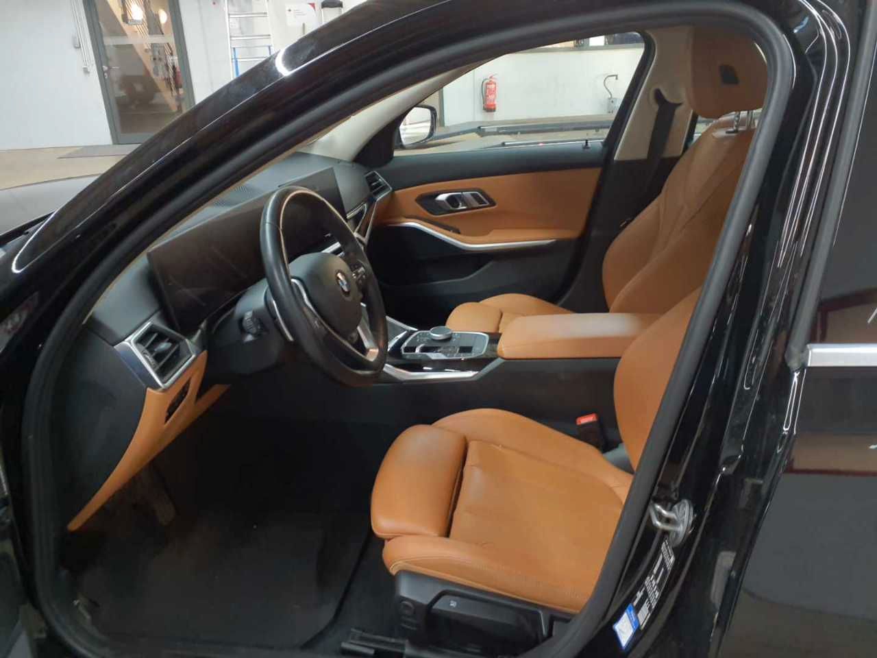 BMW 320d Aut. NAVI LED ACC KAM LEDER foto 4